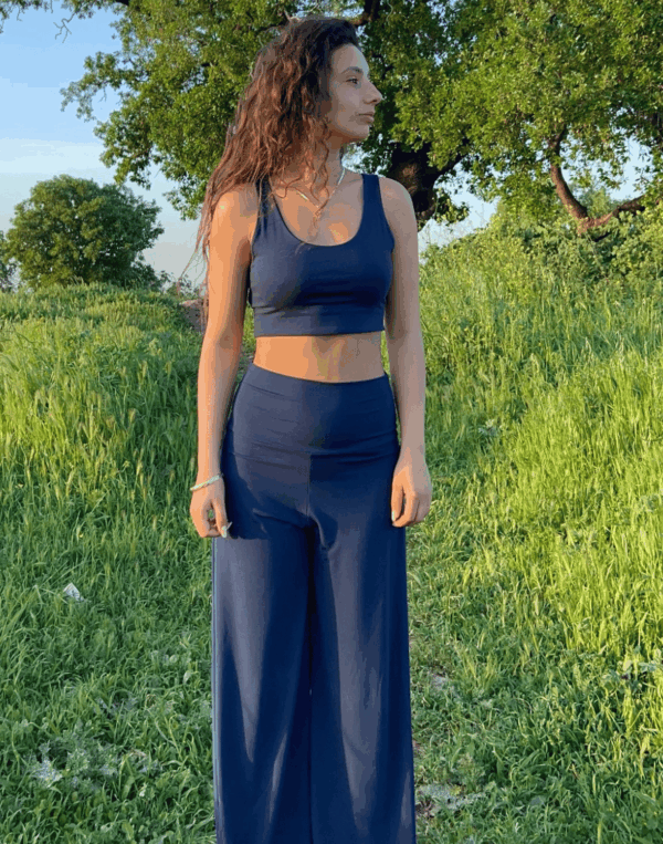 מכנסי לייקרה מתרחבים