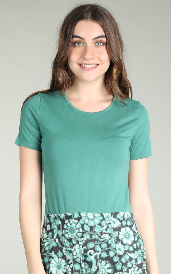 חולצה בייסיק שרוול קצר