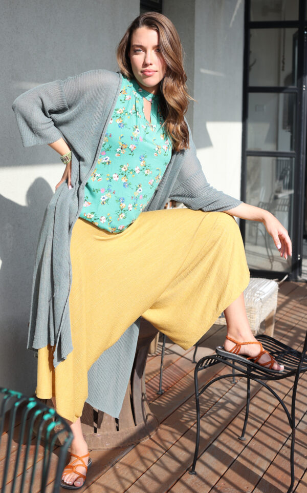 מכנסיים רחבים