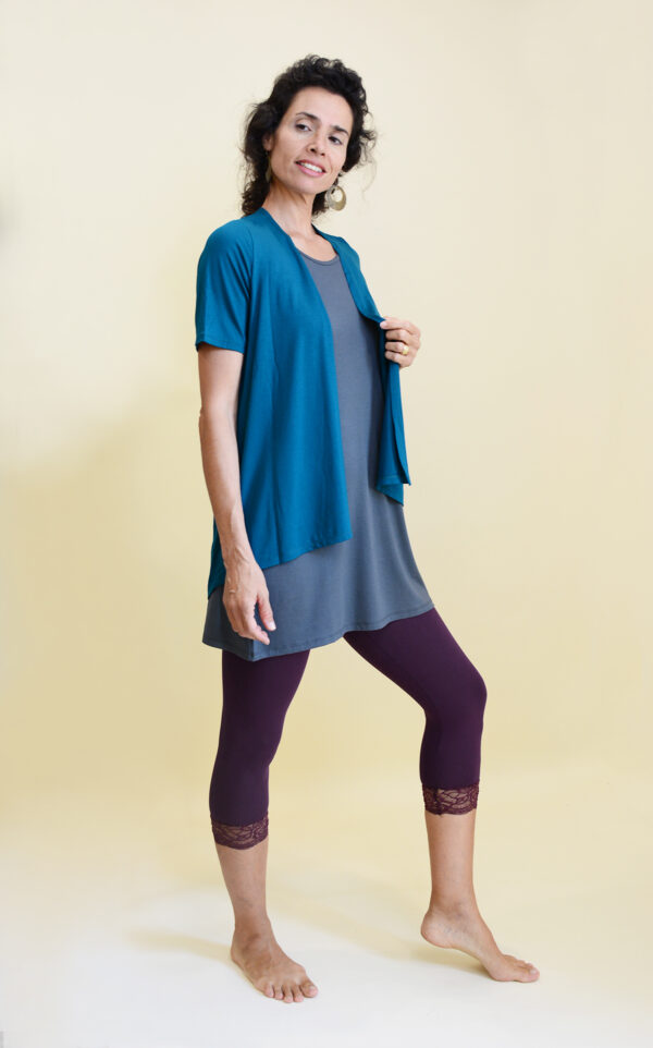 עליונית שרוול קצר עליונית שרוול קצר