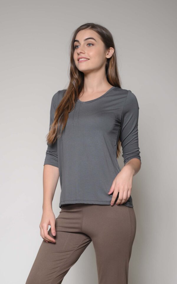 חולצה משוחררת