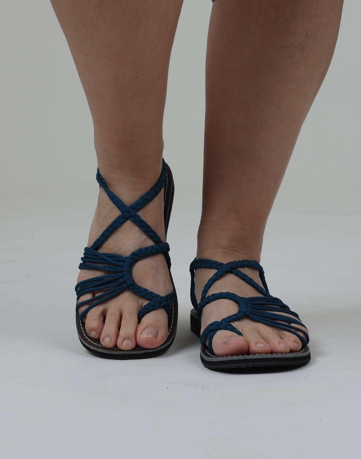 סנדלי שרוך סנדלי שרוך