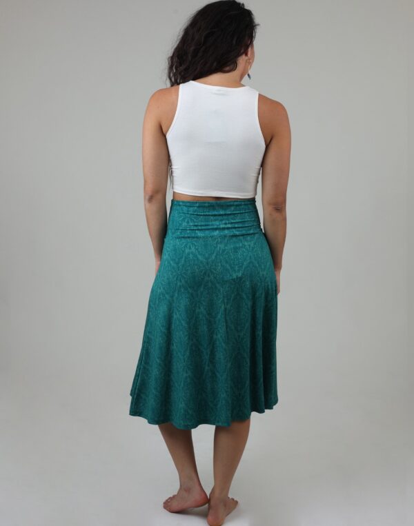 חצאית ברך מודפסת