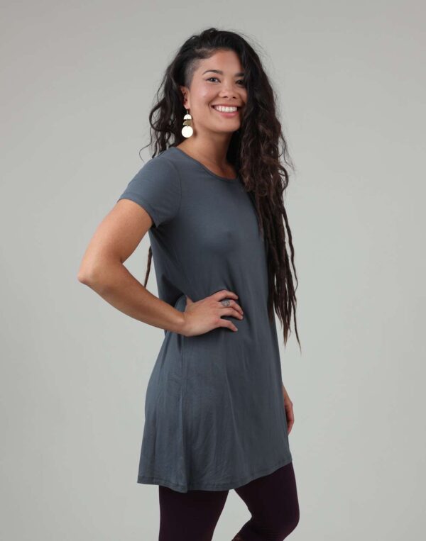 שמלת בייסיק שרוול קצר