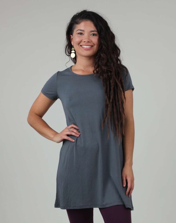 שמלת בייסיק שרוול קצר