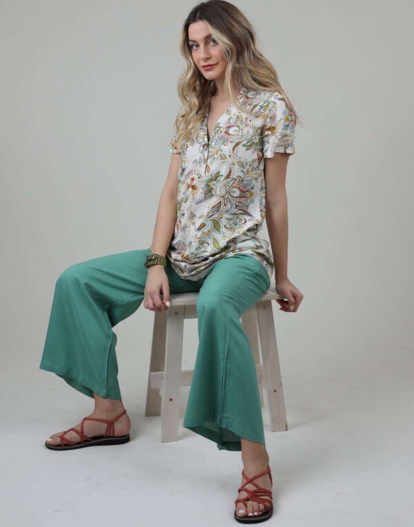 מכנסיים רחבים