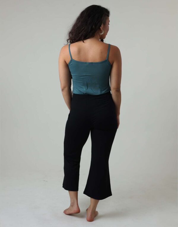 גופיית תחרה