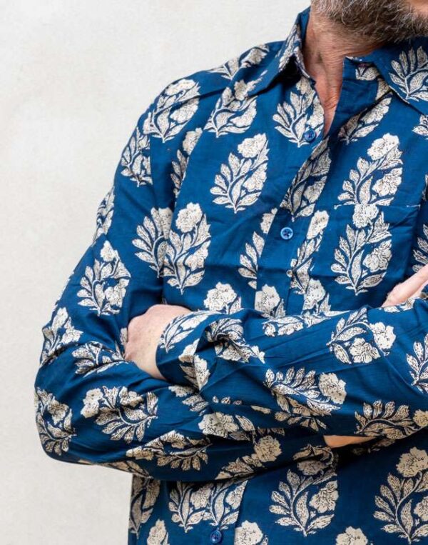 חולצת גברים