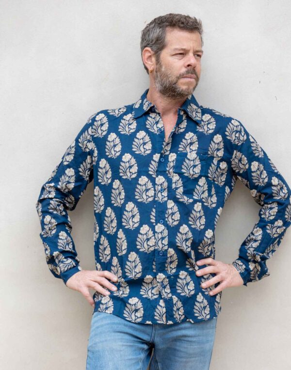 חולצת גברים