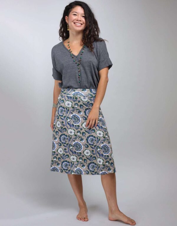 חצאית ברך מודפסת