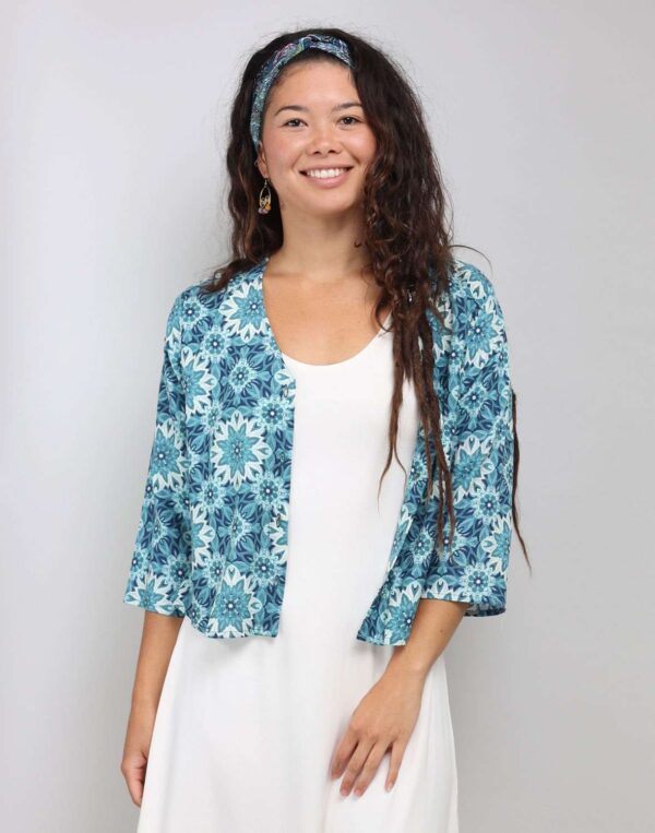 חולצת כפתורים