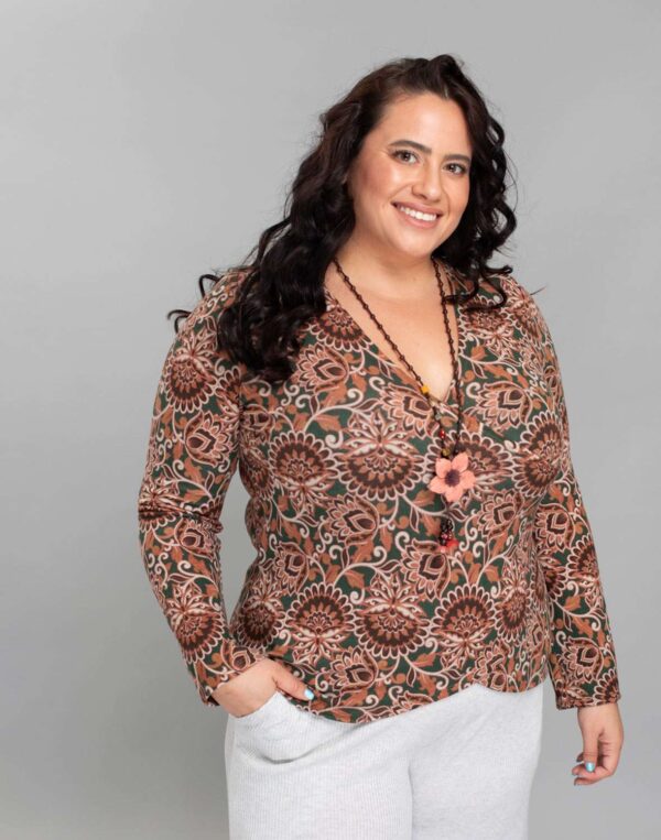 חולצת מעטפת