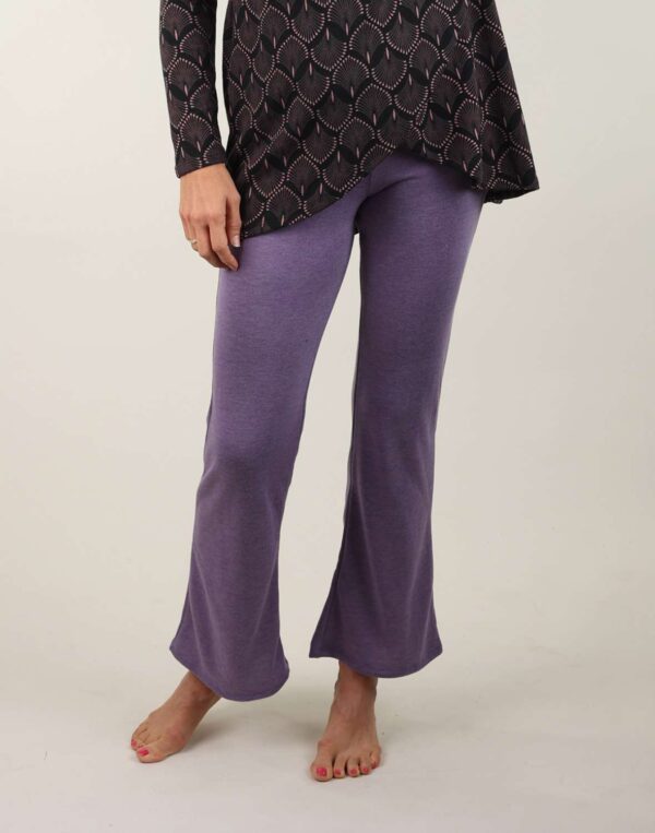 מכנסיים מתרחבים