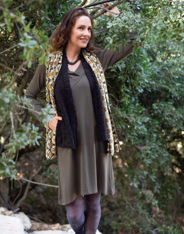 שמלת מחשוף וי