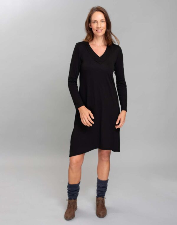 שמלת מחשוף וי