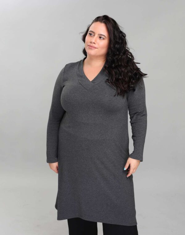 שמלת מחשוף וי