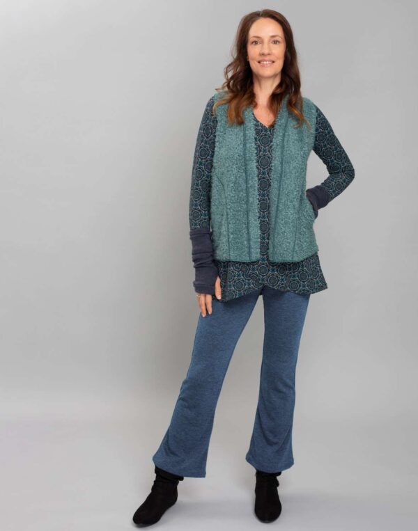 מכנסיים מתרחבים