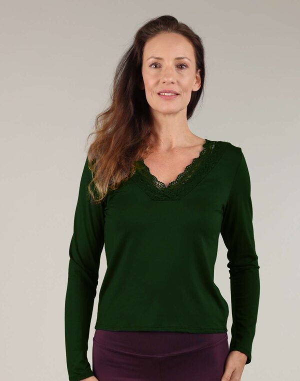 חולצת בייסיק תחרה