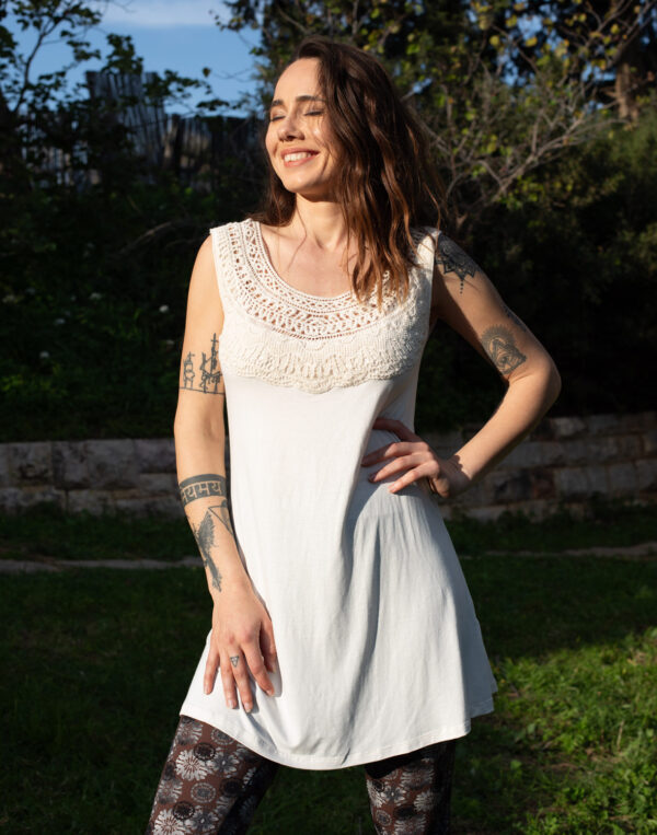 טוניקת תחרה