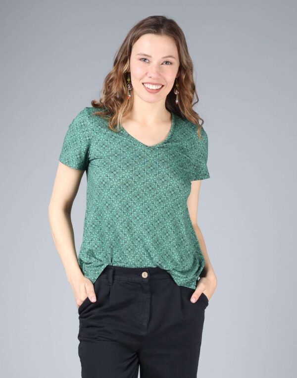 חולצת טי מודפסת