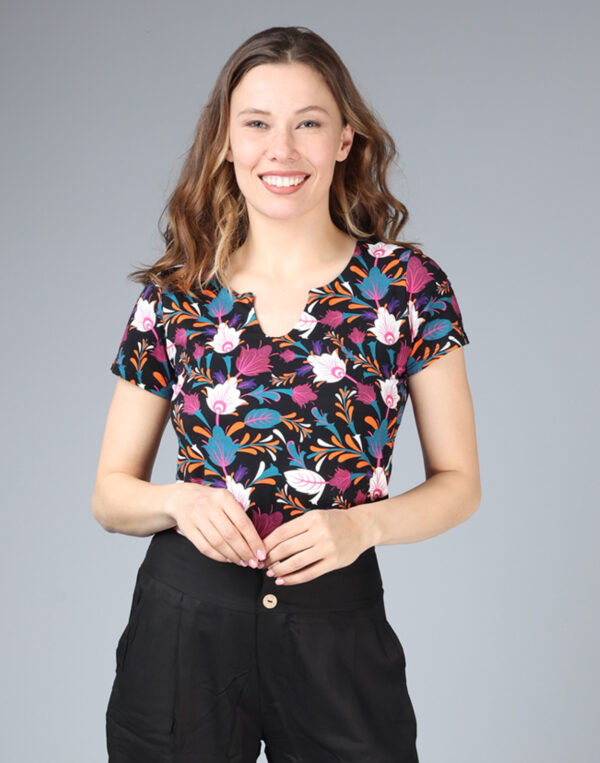 חולצה מודפסת