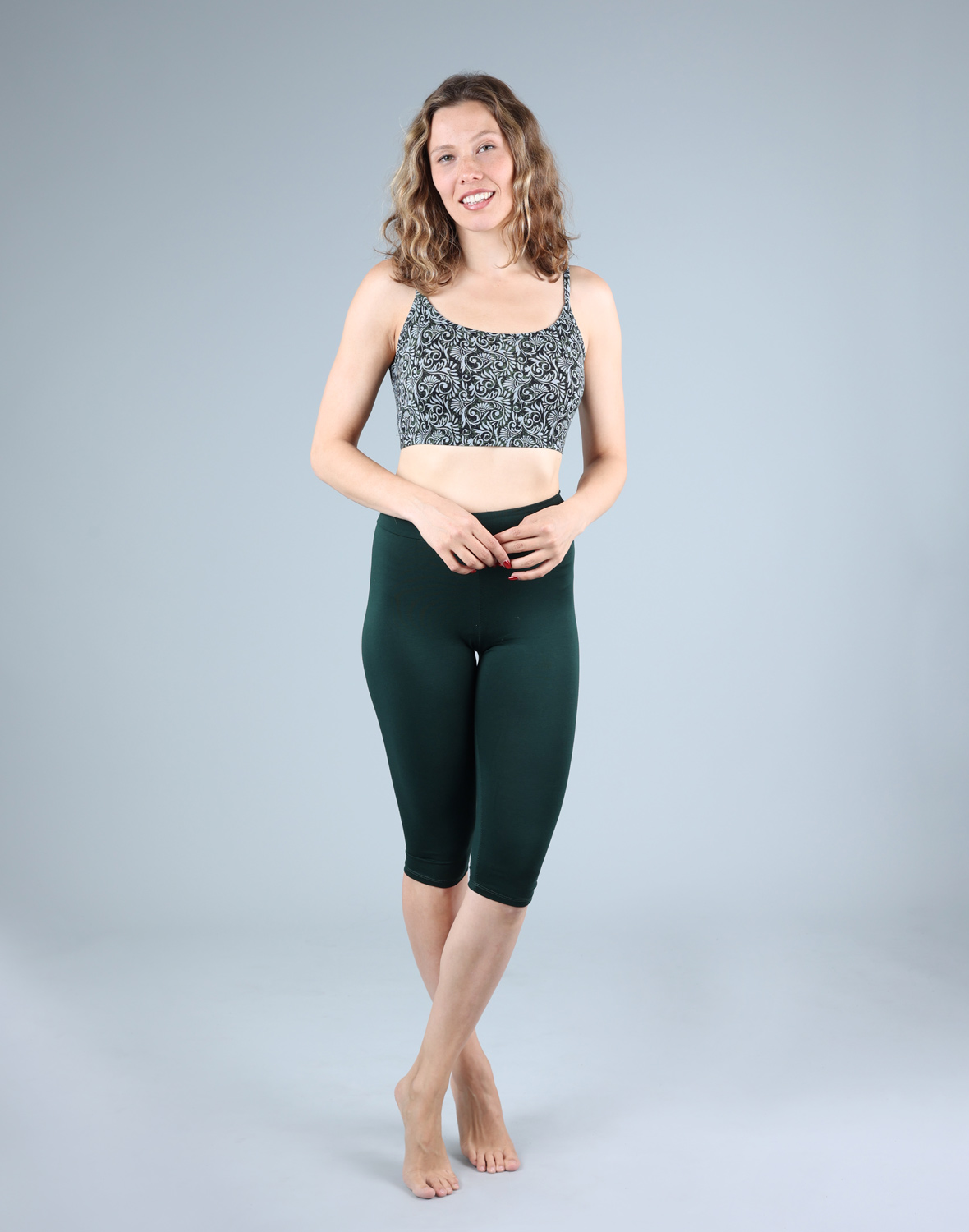 טייץ חלק 3/4 חגורה – תמונה 3 טייץ חלק 3/4 חגורה – תמונה 3