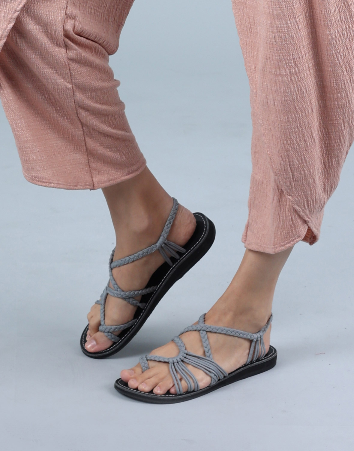 סנדלי שרוך – תמונה 4 סנדלי שרוך – תמונה 4