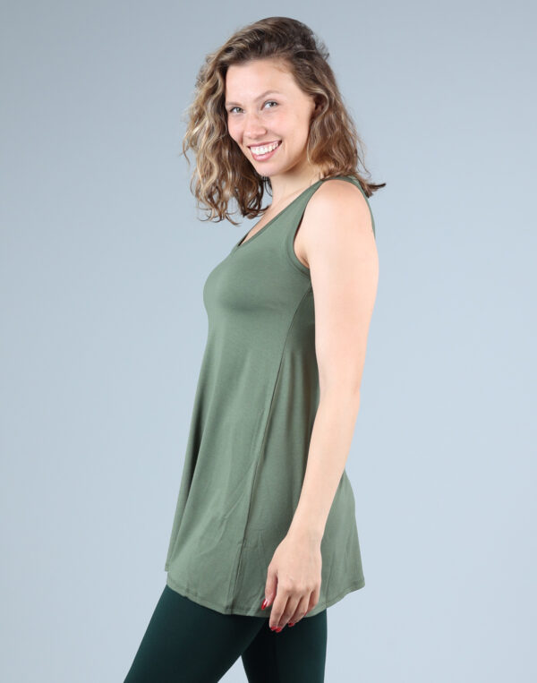 טוניקת וי בייסיק