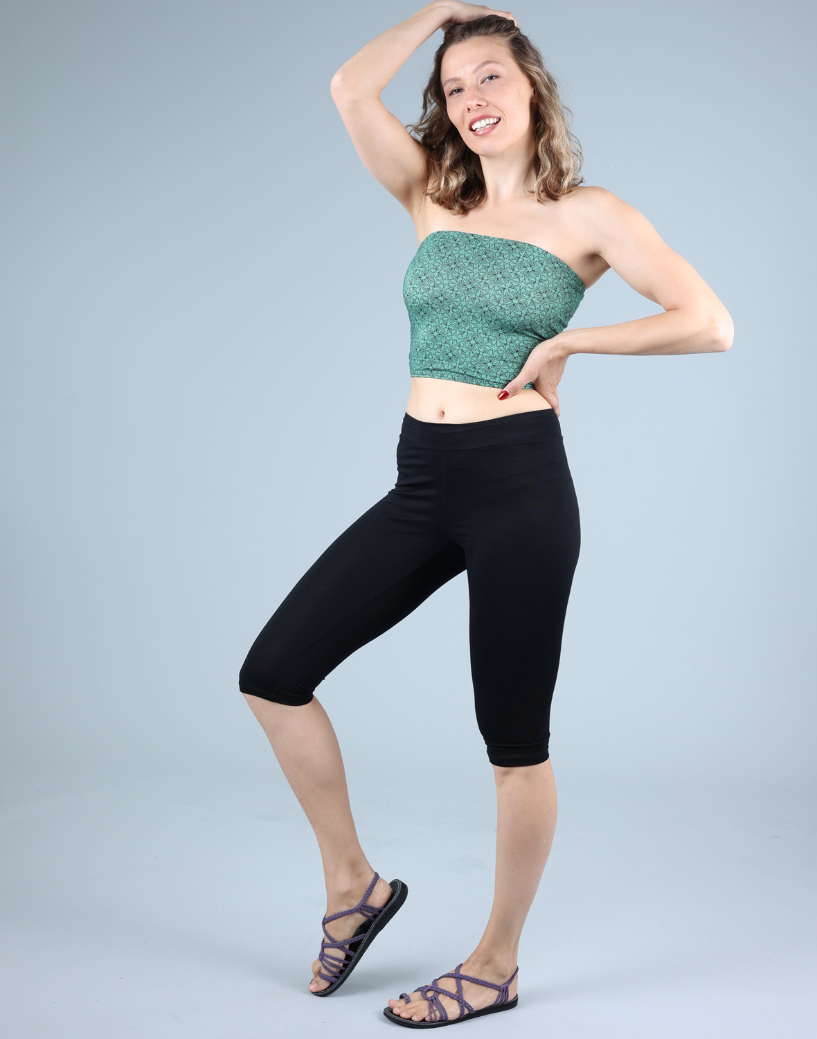 טייץ חלק 3/4 חגורה – תמונה 4 טייץ חלק 3/4 חגורה – תמונה 4