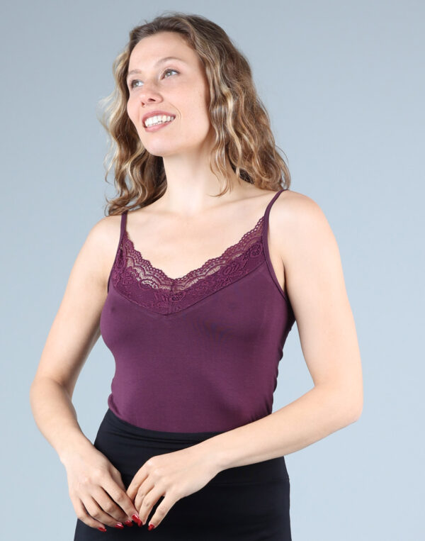 גופיית תחרה