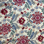 פרחים על רקע לבן