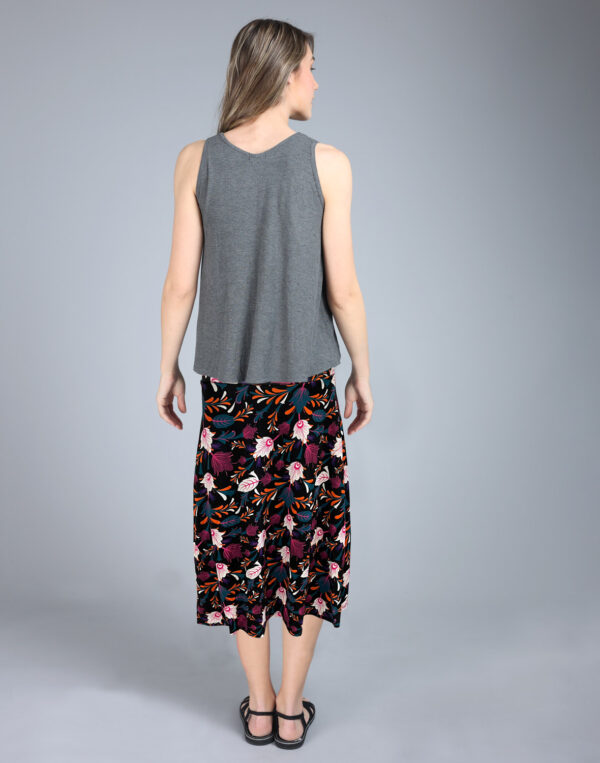 חצאית ברך מודפסת