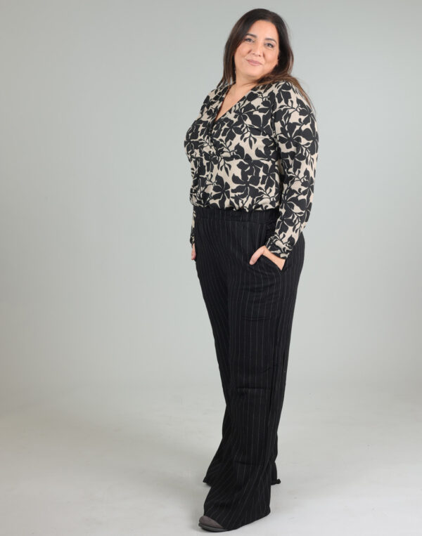 חולצת מעטפת