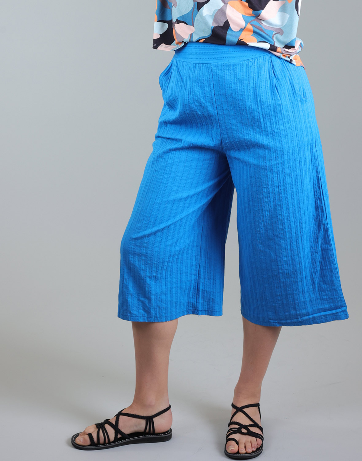 מכנסי כותנה – תמונה 3 מכנסי כותנה – תמונה 3