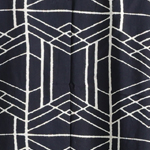 גאומטרי שחור