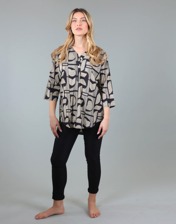 חולצה מכופתרת