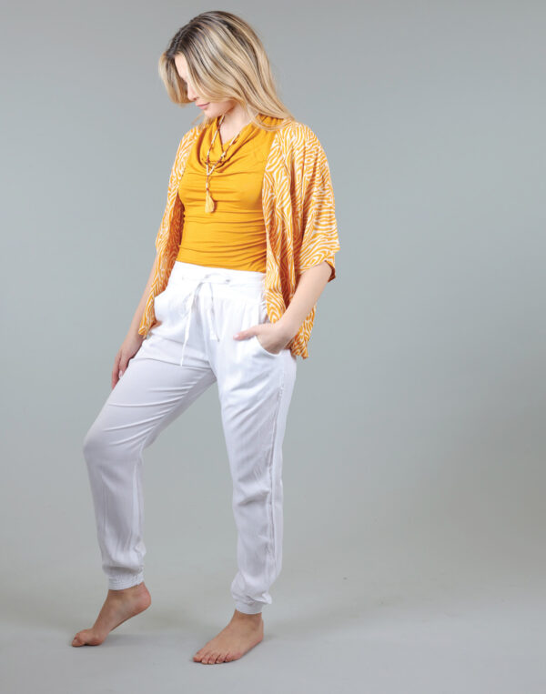 מכנסיים קלילים