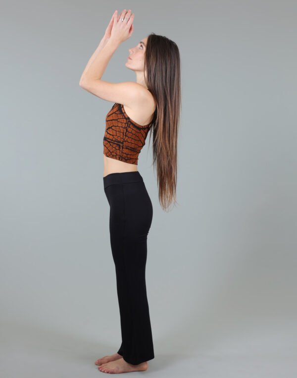 מכנסיים מתרחבים