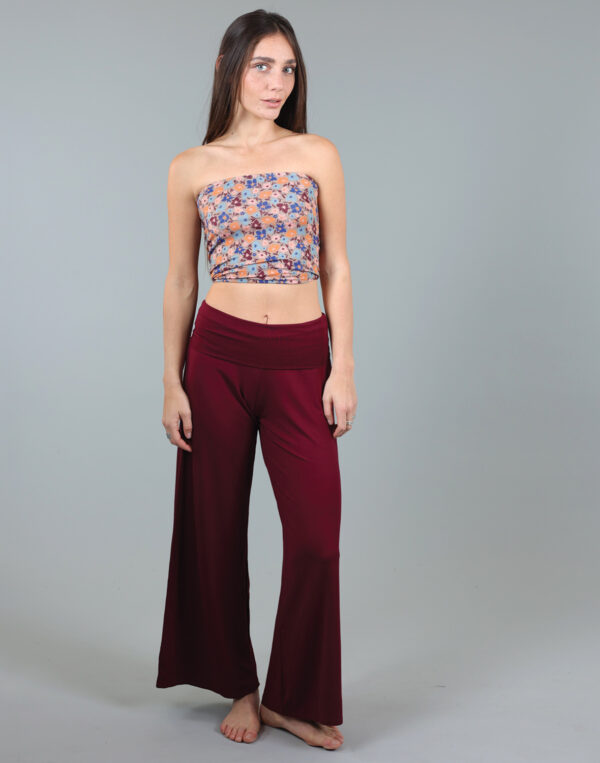 מכנסי לייקרה מתרחבים