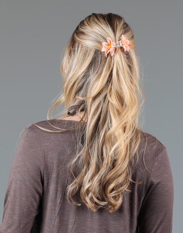 סיכת פרח פלומירה קטנה