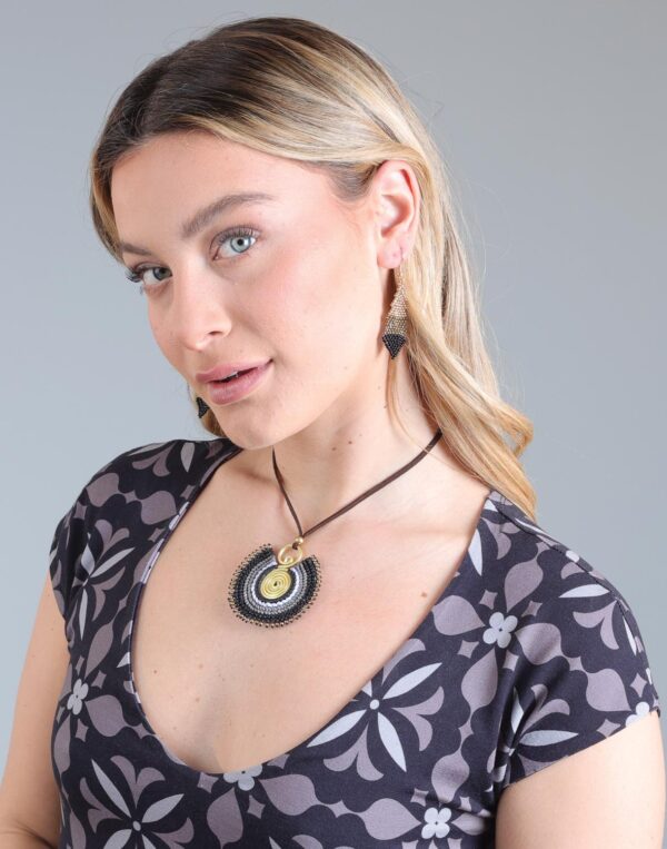 עגילי מעויין עגילי מעויין