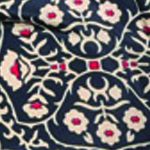 פרחים שמנת על שחור