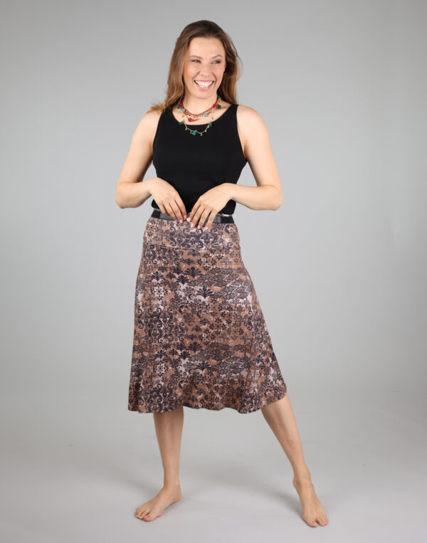 חצאית ברך מודפסת