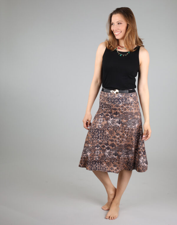 חצאית ברך מודפסת