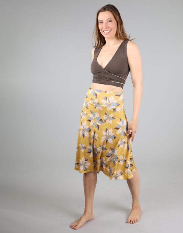 חצאית ברך מודפסת