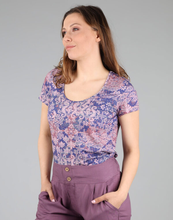 חולצה מודפסת