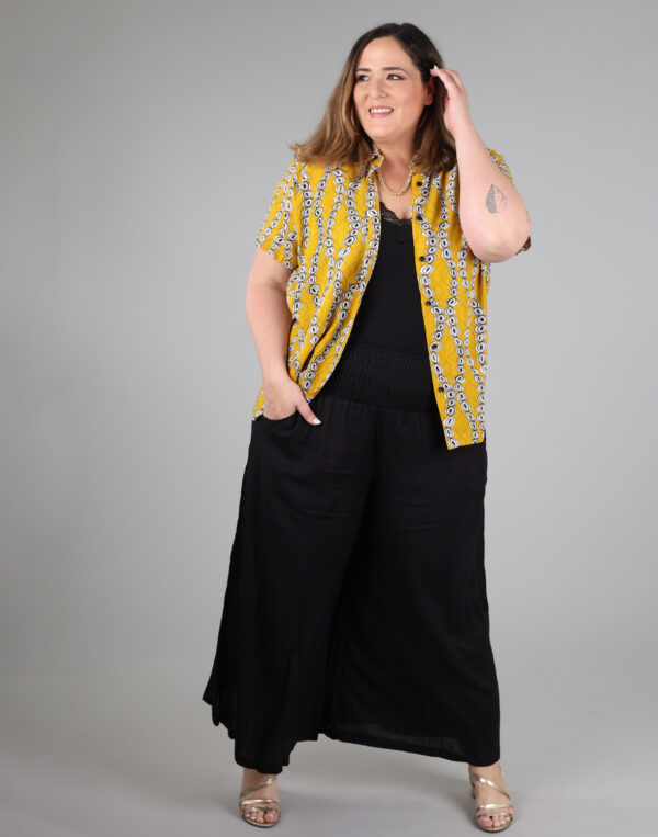 חולצה מכופתרת