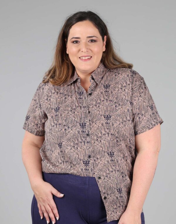 חולצה מכופתרת