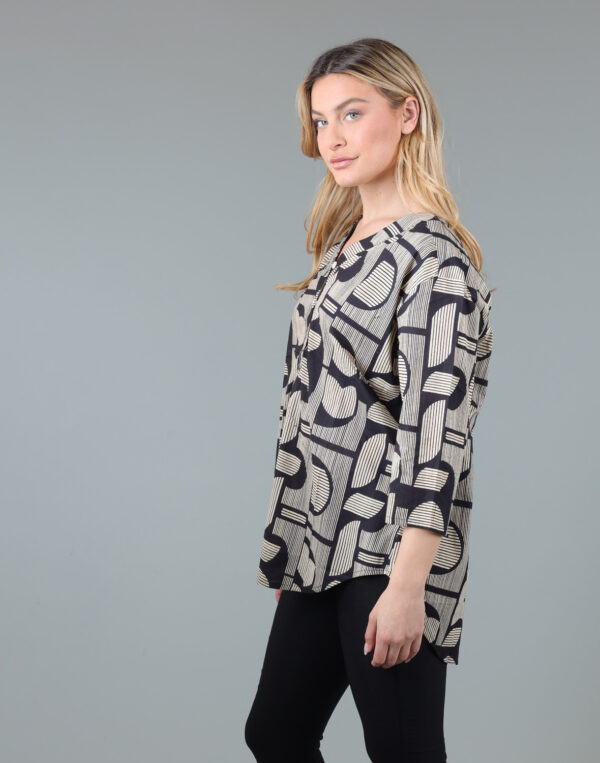 חולצה מכופתרת