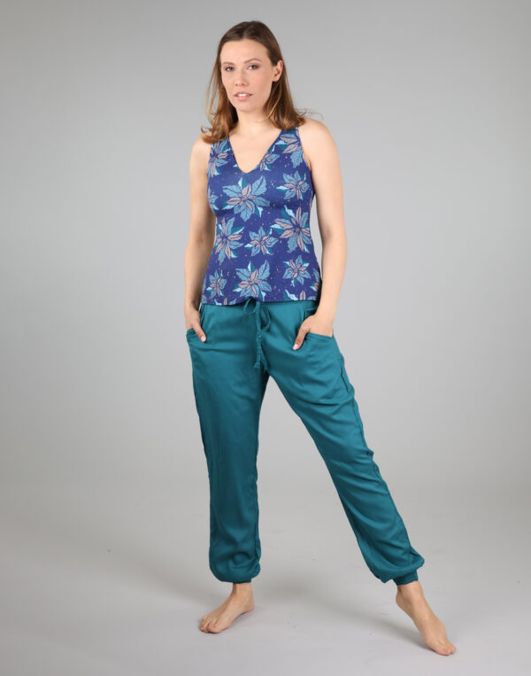 מכנסיים קלילים